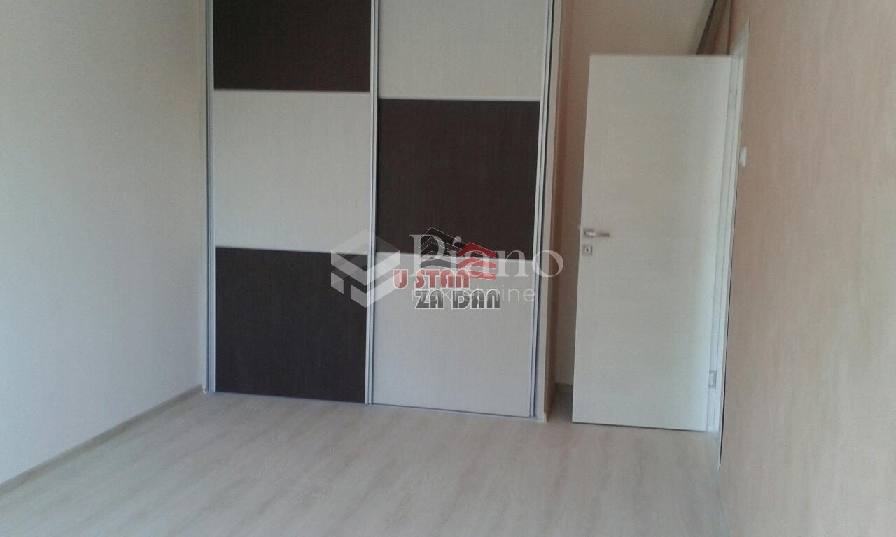 Jednosoban polunamješten stan Preko Morače